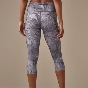 Lululemon Fast & Free Crop (19")
Kindred Spirit Alpine White Multi